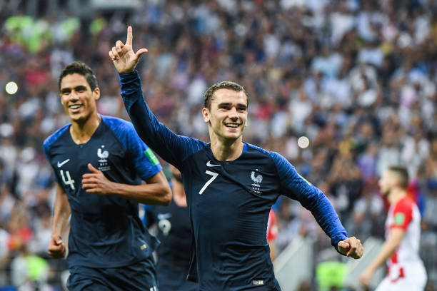 内马尔倒下 内马尔倒下