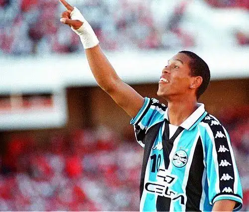 这位年轻的 这位年轻的